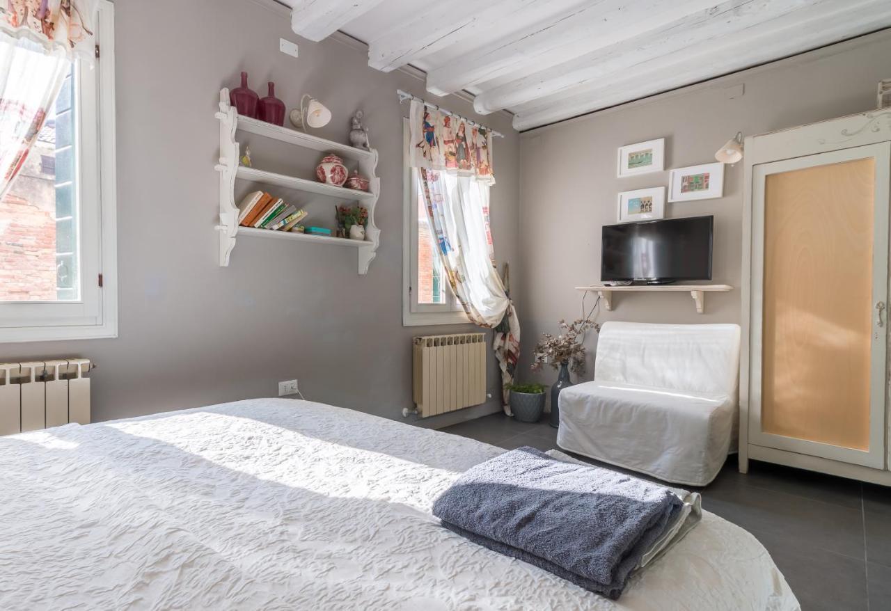 Apartment Rio Marin With Floating Gondolas View Venedig